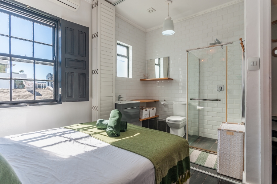 To Let 2 Bedroom Property for Rent in Green Point Western Cape